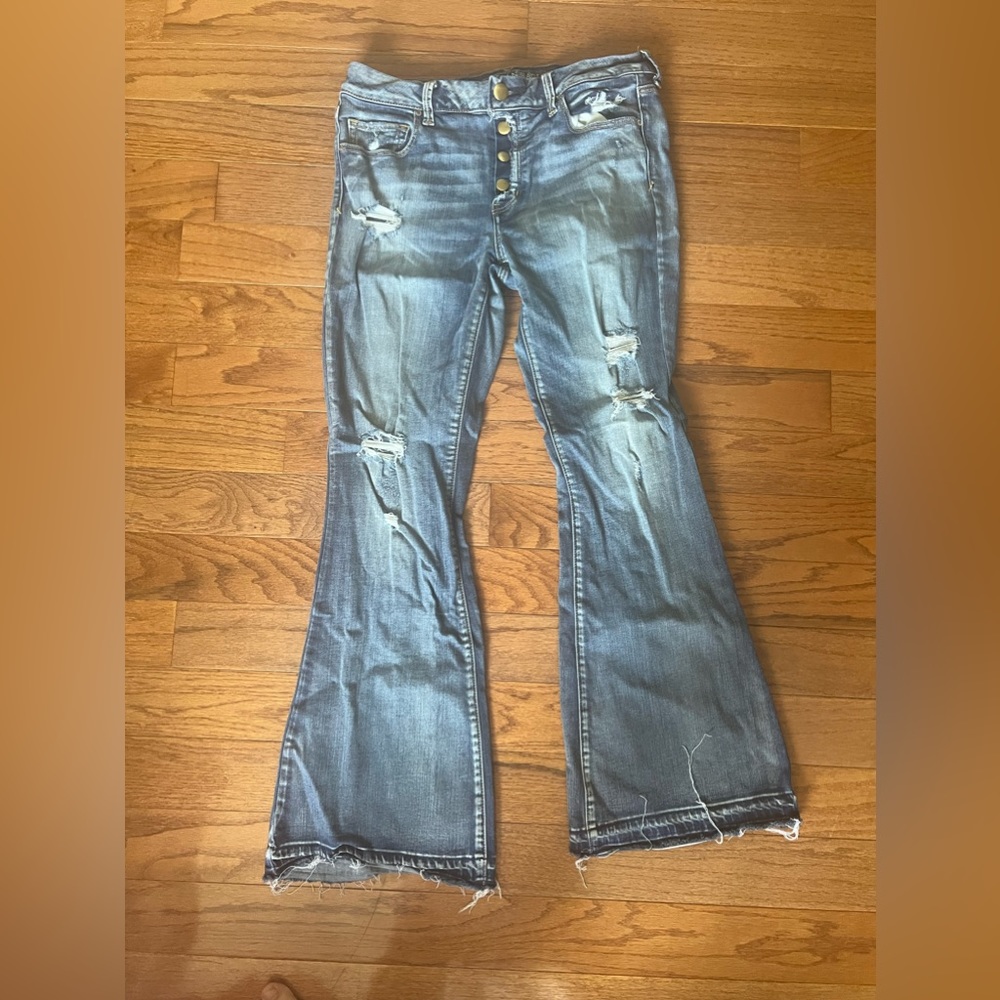 American eagle ripped flair jeans